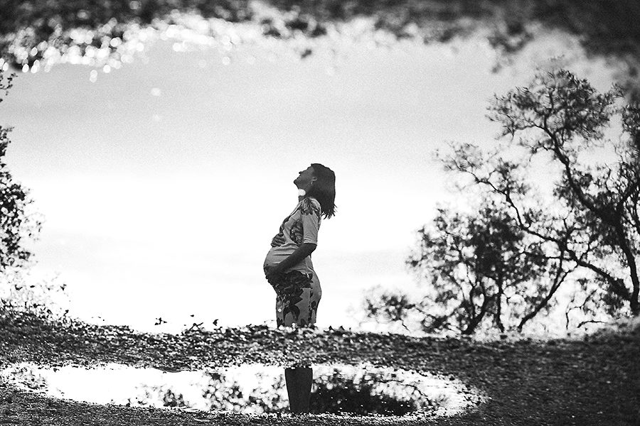 artistic sacramento maternity photographer