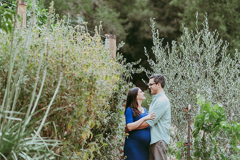 Taking maternity photos in Folsom area